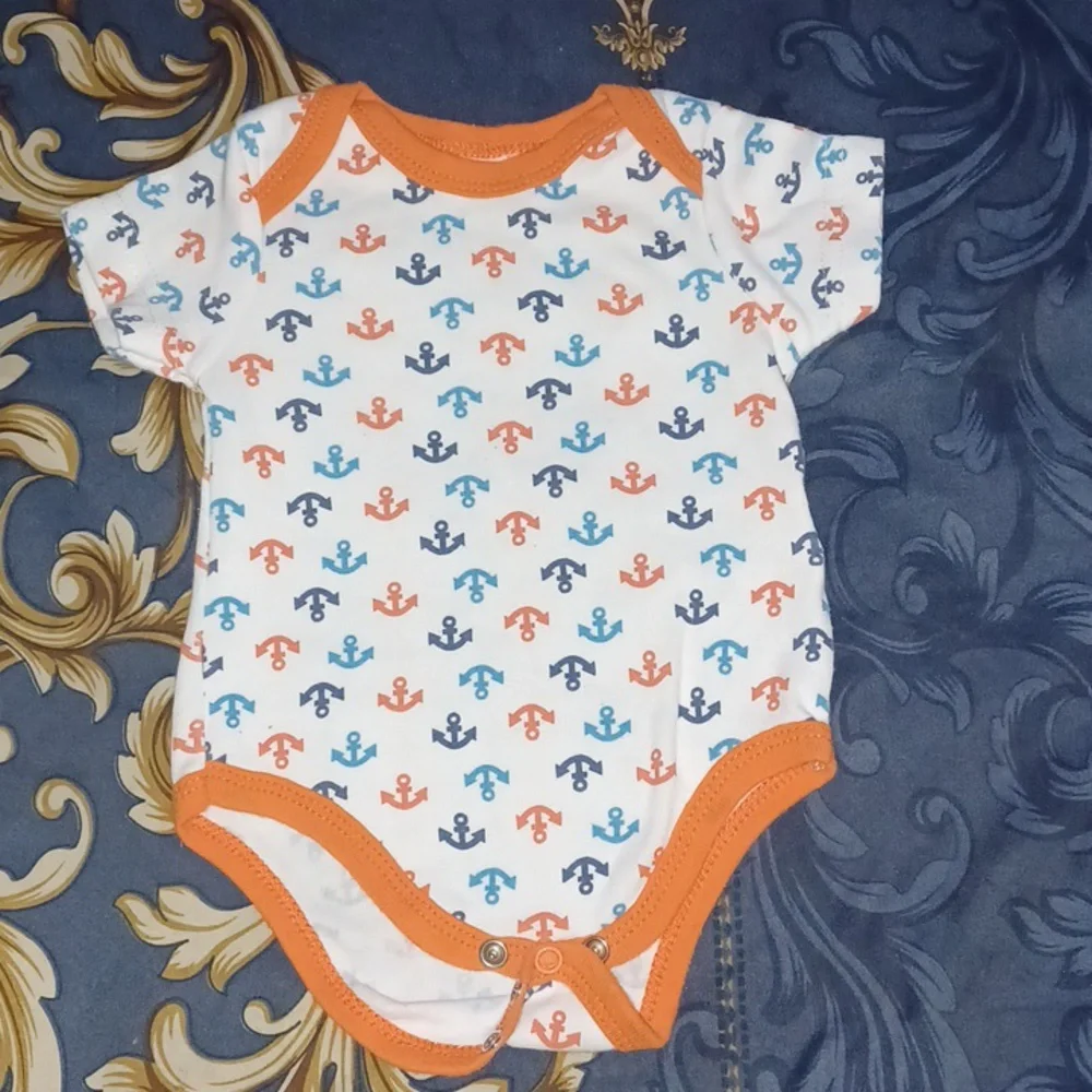 Clothes - Picture 1 of 1